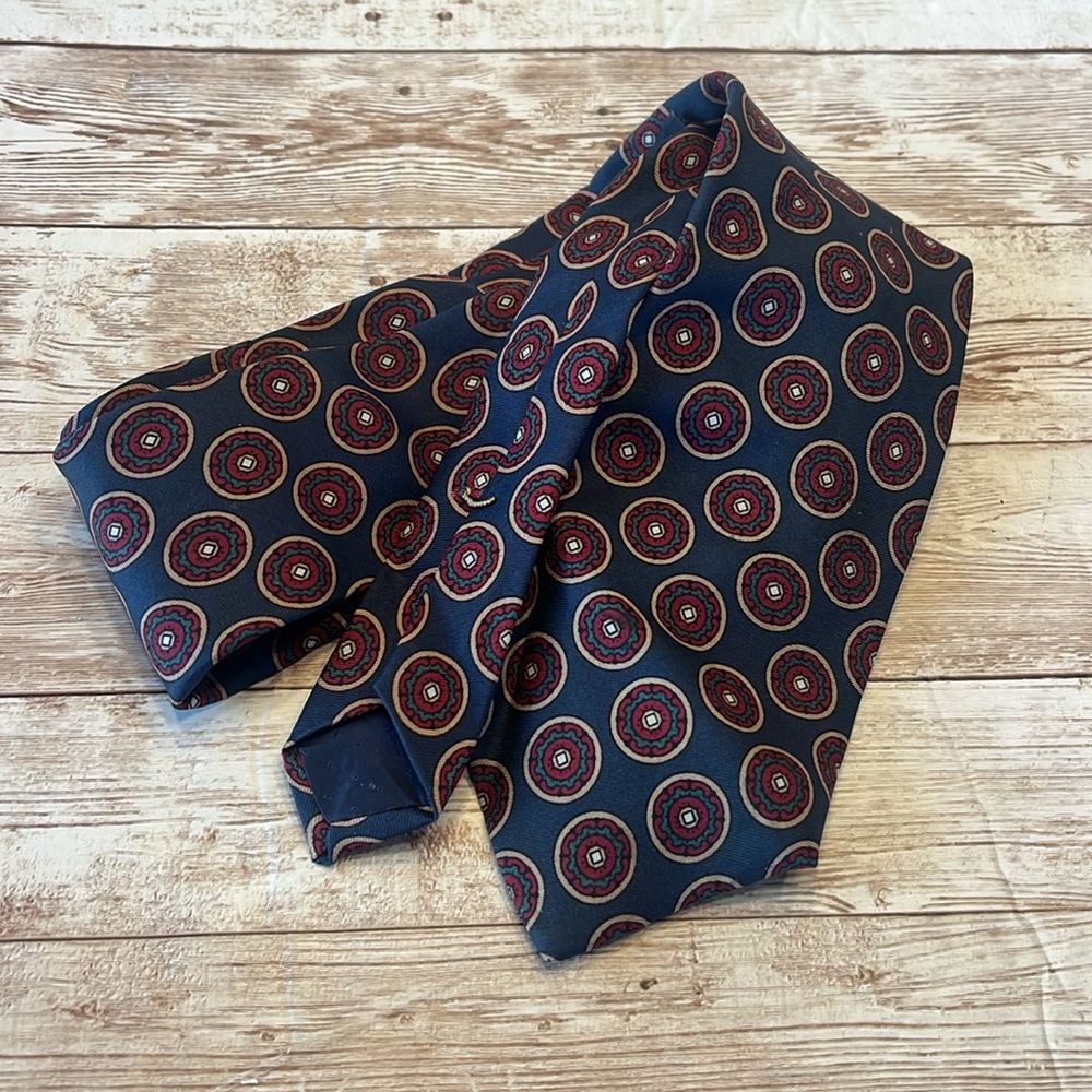 Burberry Burberrys of London Patterned Tie - Picture 5 of 5